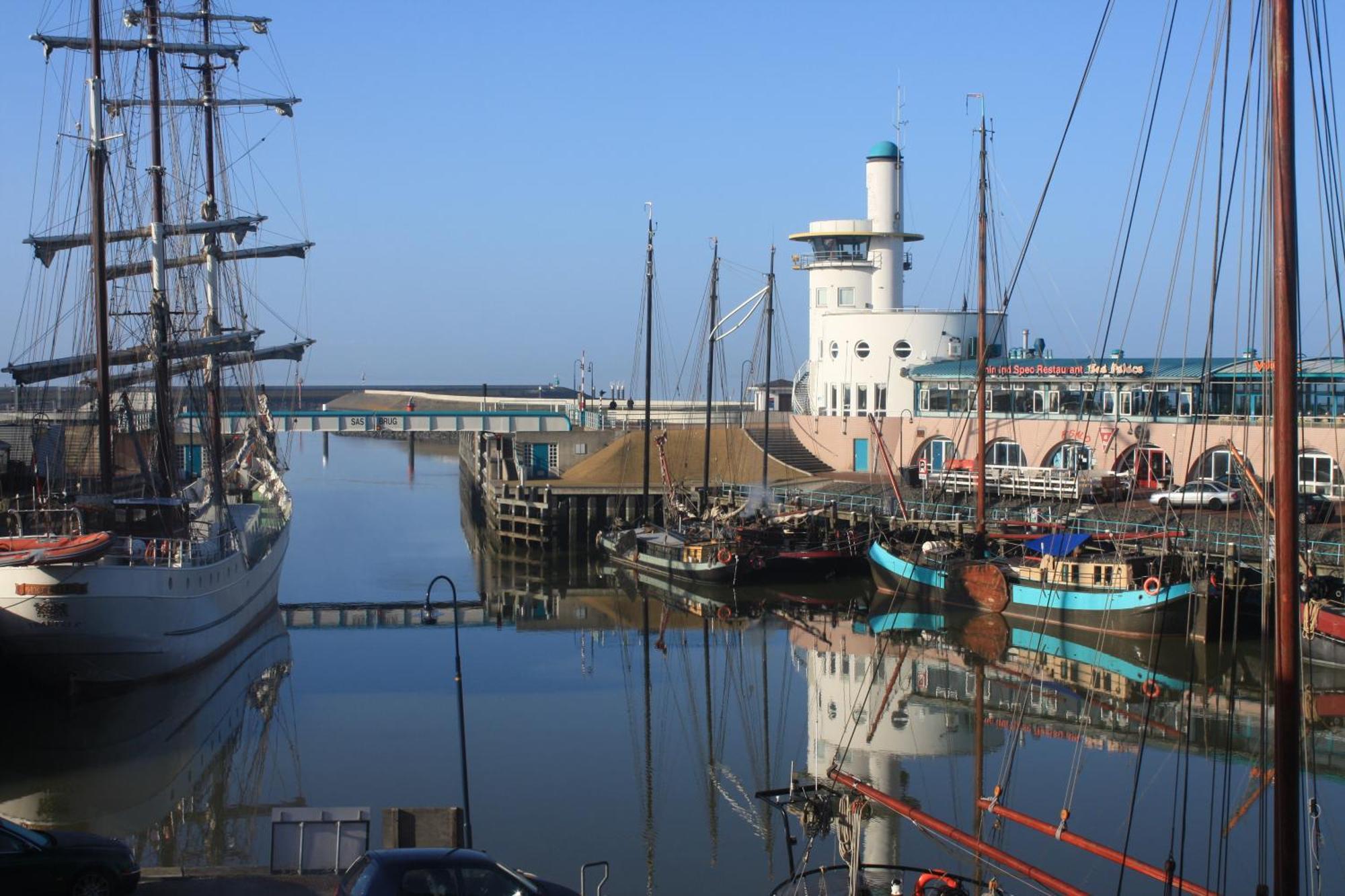 Hotel Zeezicht Harlingen Esterno foto