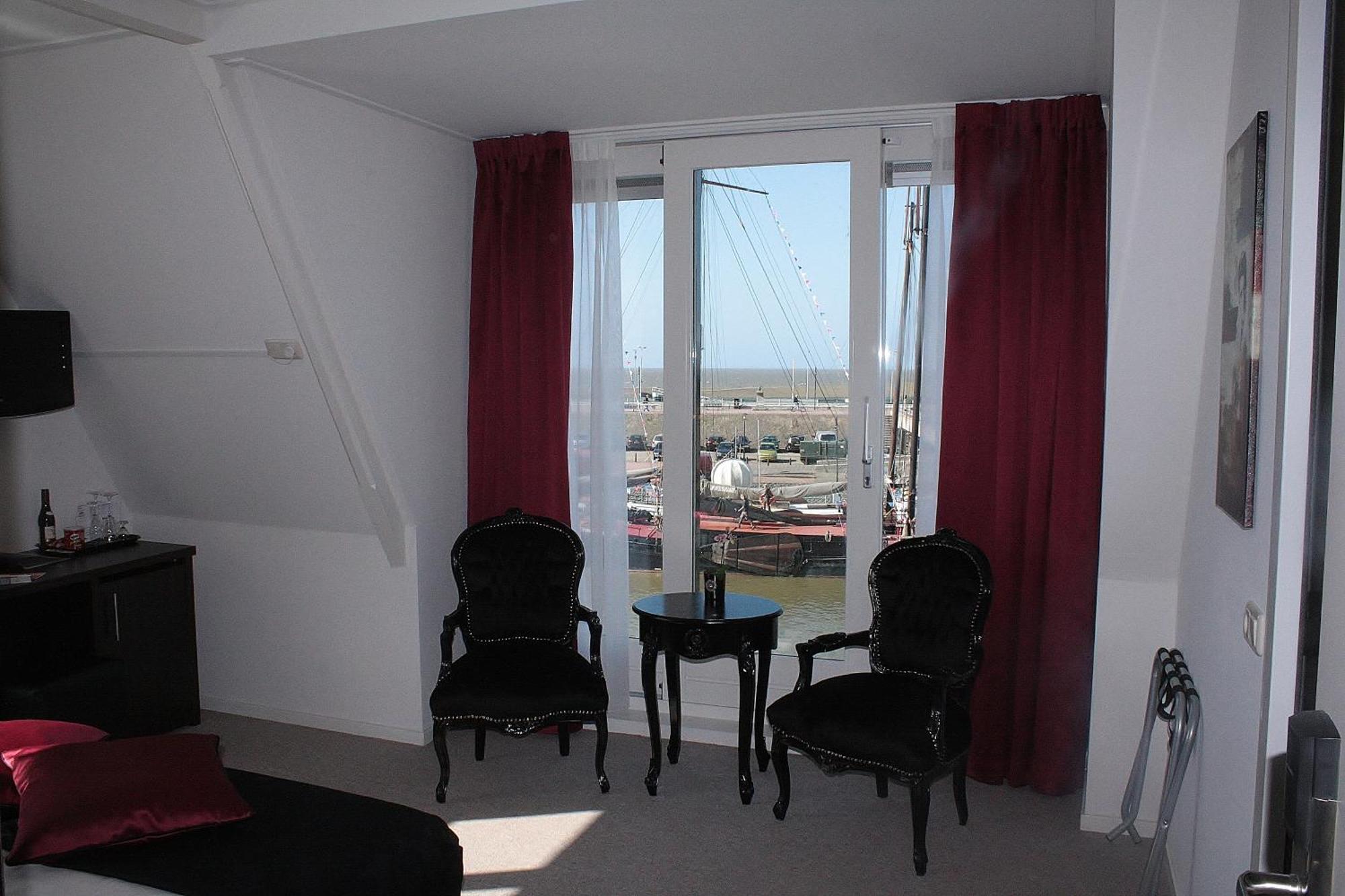 Hotel Zeezicht Harlingen Esterno foto