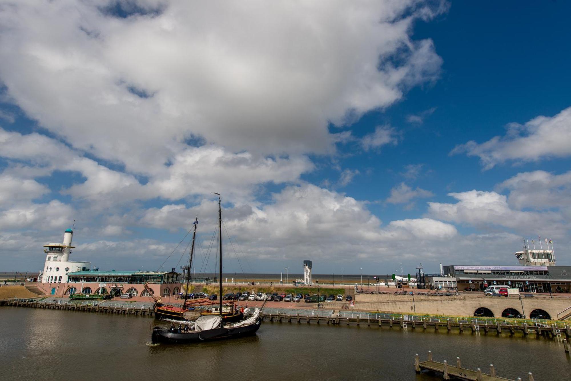 Hotel Zeezicht Harlingen Esterno foto