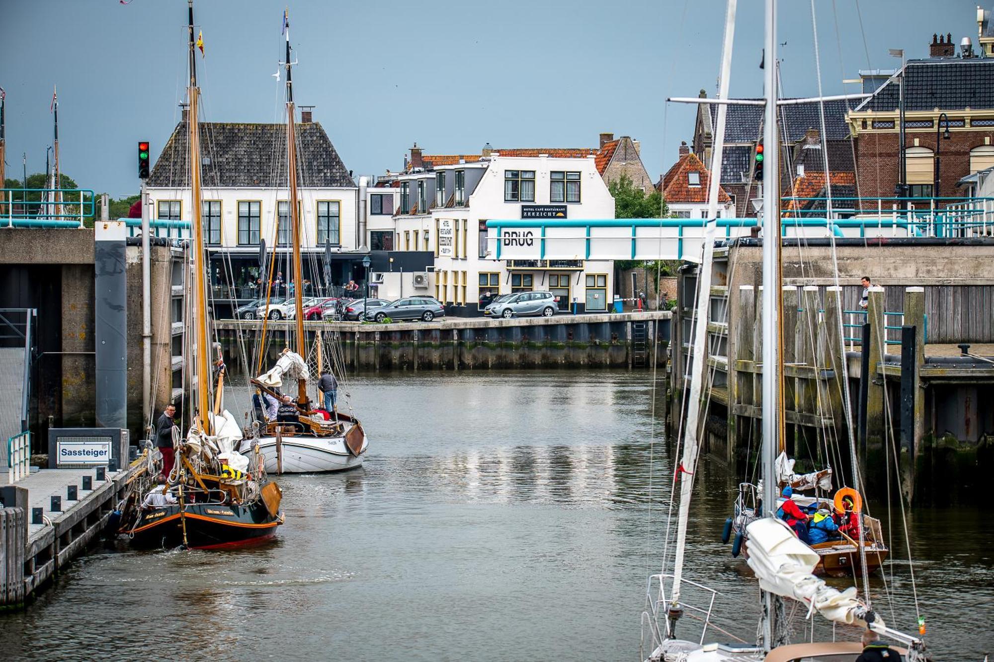 Hotel Zeezicht Harlingen Esterno foto