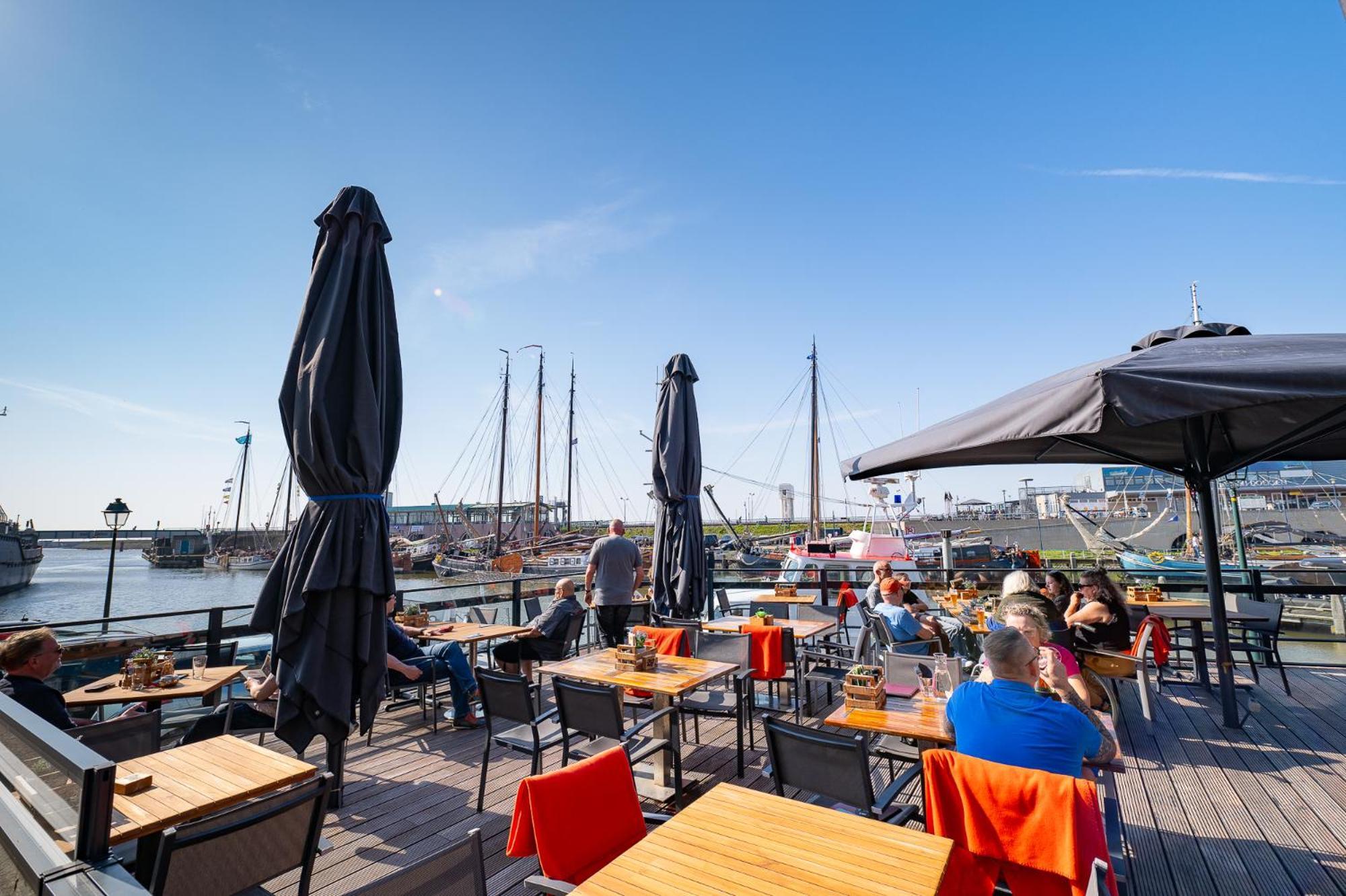 Hotel Zeezicht Harlingen Esterno foto