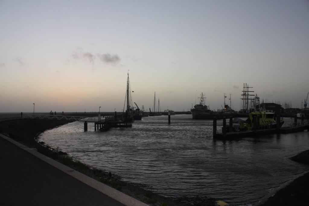 Hotel Zeezicht Harlingen Esterno foto